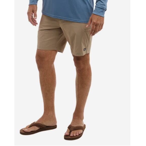 Pelagic Men's Khaki Mako Hybrid Shorts Size 32 - Picture 1 of 8
